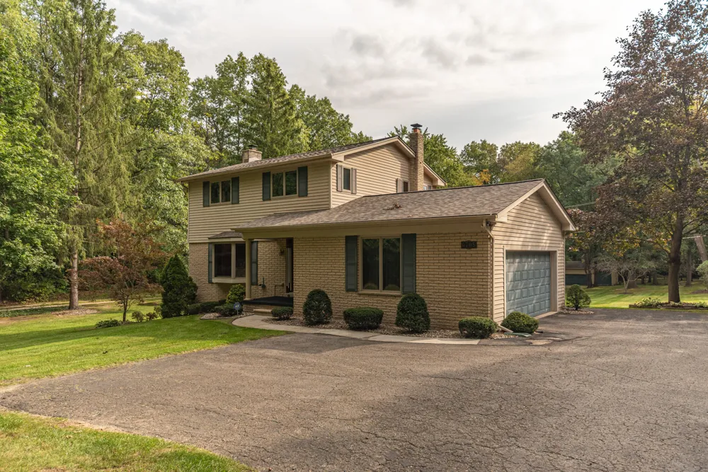 6705 Crane Road Ypsilanti, MI 48197