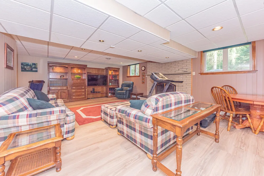 6705 Crane Road Ypsilanti, MI 48197