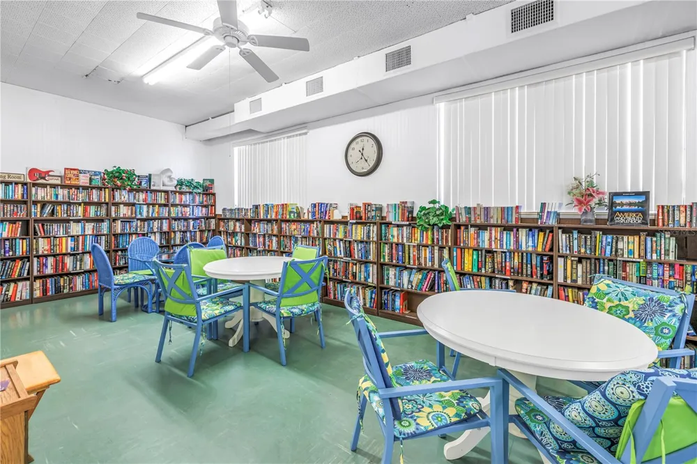 4001 58TH STREET #5S Kenneth City, FL 33709