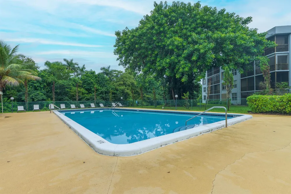 101 ROYAL PARK DRIVE #1C Oakland Park, FL 33309