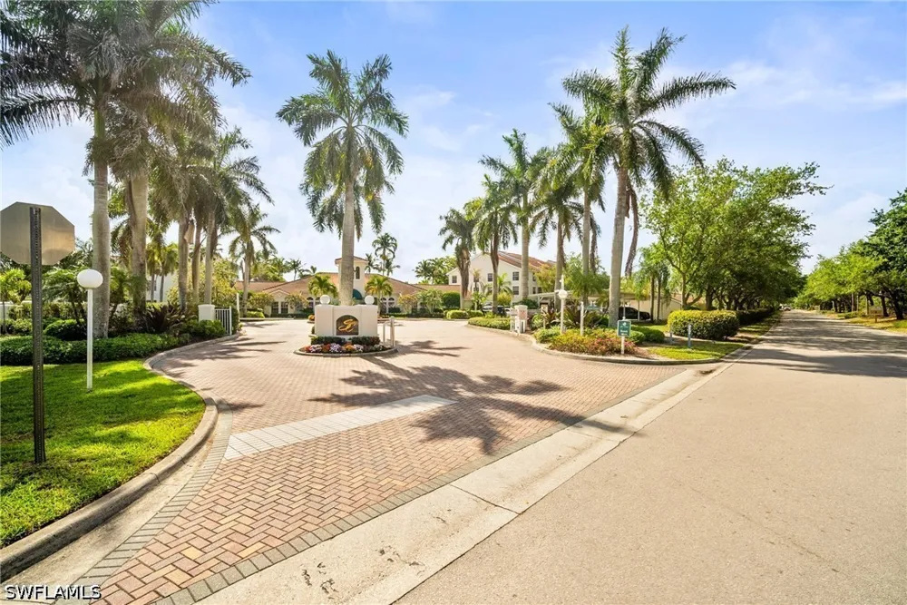 Saint Croix Lane #1525 Naples, FL 34109