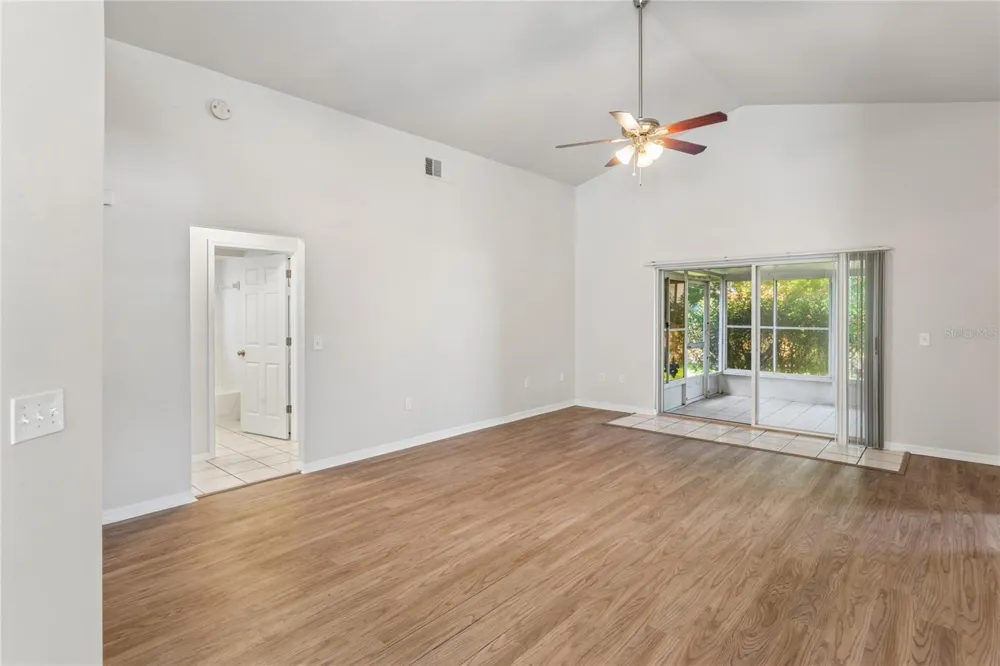 652 SAND RIDGE DRIVE Valrico, FL 33594