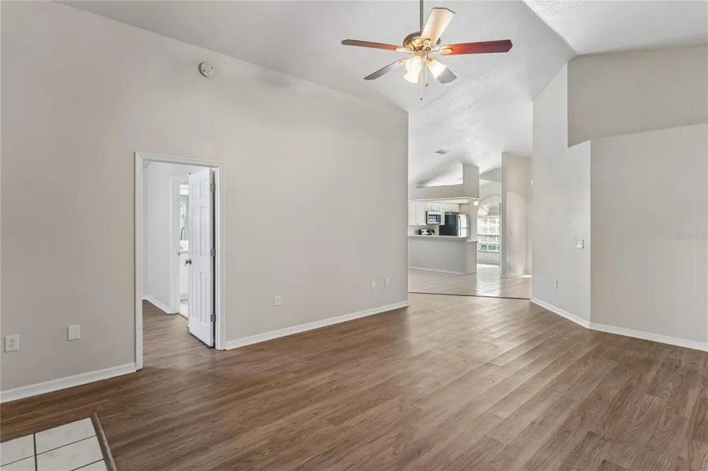 652 SAND RIDGE DRIVE Valrico, FL 33594