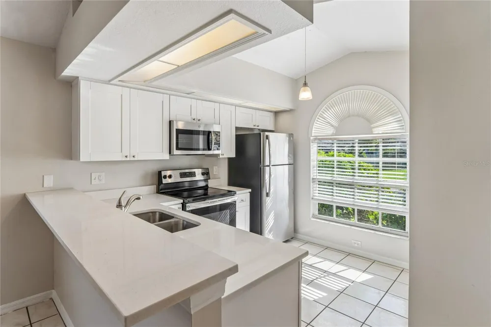 652 SAND RIDGE DRIVE Valrico, FL 33594