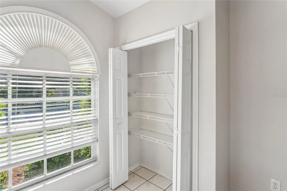 652 SAND RIDGE DRIVE Valrico, FL 33594
