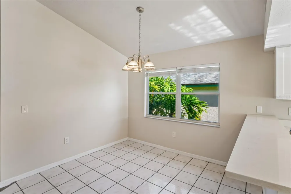 652 SAND RIDGE DRIVE Valrico, FL 33594