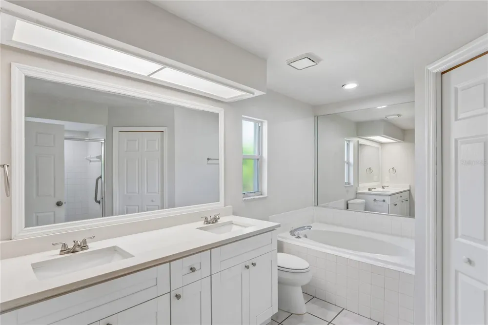 652 SAND RIDGE DRIVE Valrico, FL 33594