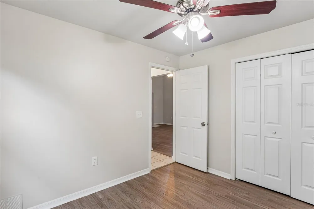 652 SAND RIDGE DRIVE Valrico, FL 33594
