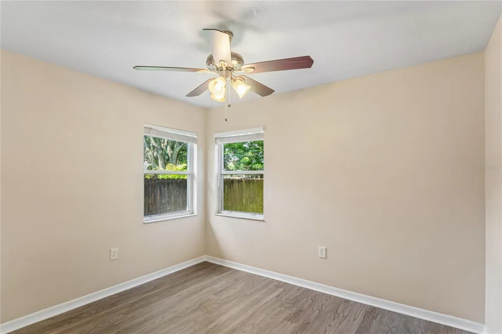 652 SAND RIDGE DRIVE Valrico, FL 33594