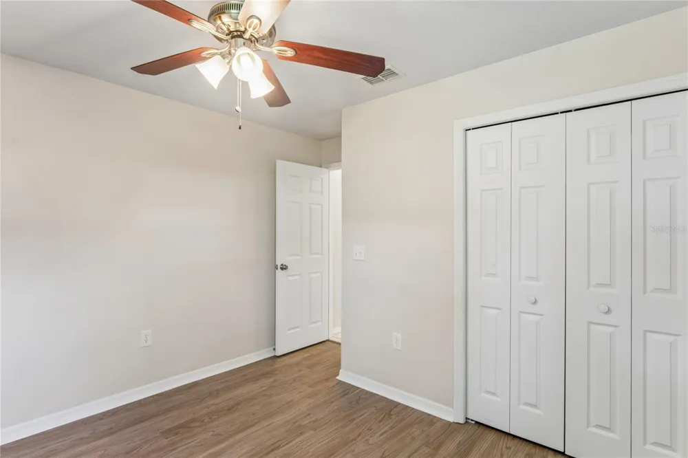 652 SAND RIDGE DRIVE Valrico, FL 33594