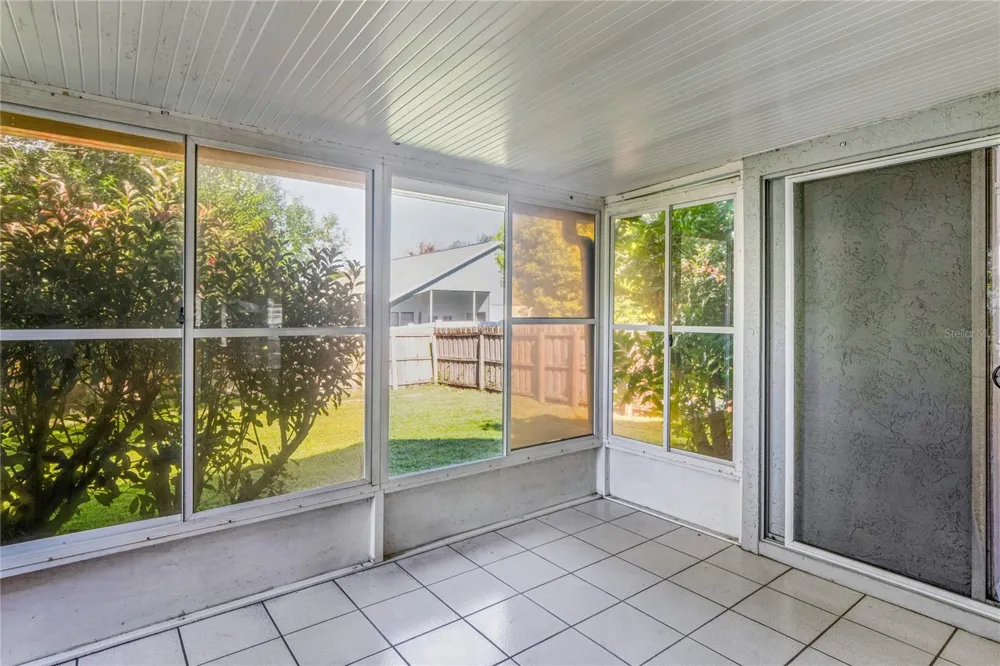 652 SAND RIDGE DRIVE Valrico, FL 33594
