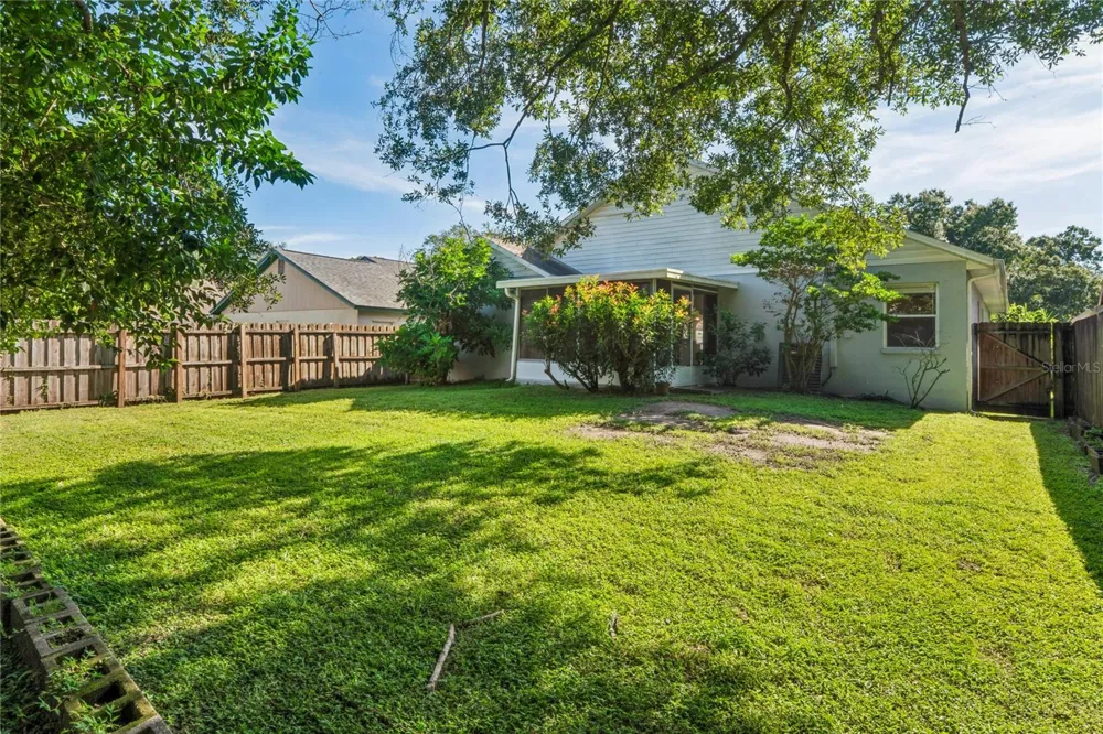 652 SAND RIDGE DRIVE Valrico, FL 33594