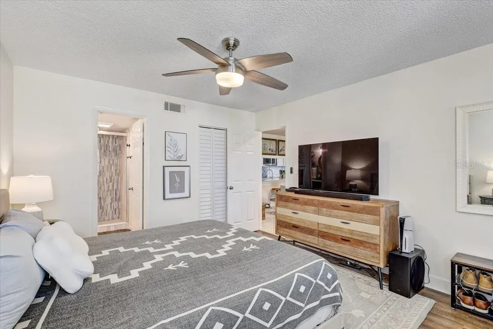 1952 LAUGHING GULL LANE #1426 Clearwater, FL 33762