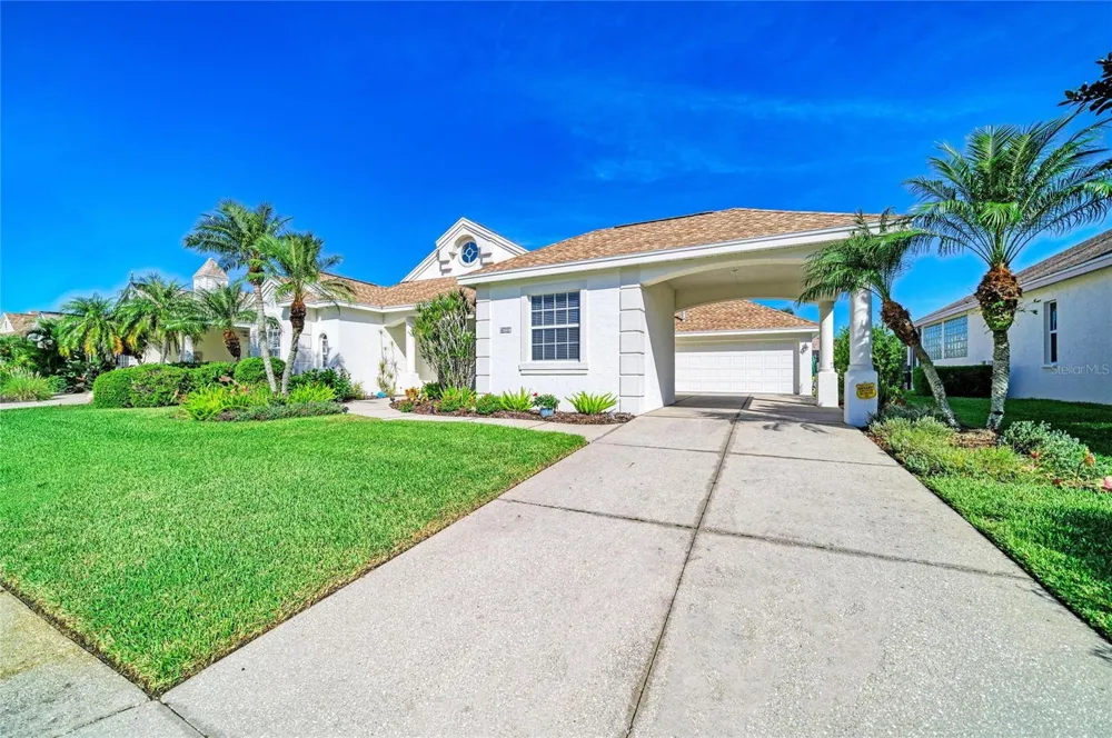 4727 COMPASS DRIVE Bradenton, FL 34208