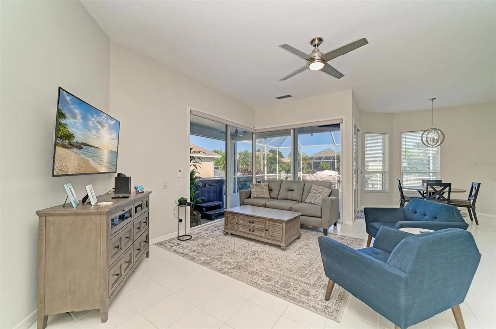 4727 COMPASS DRIVE Bradenton, FL 34208