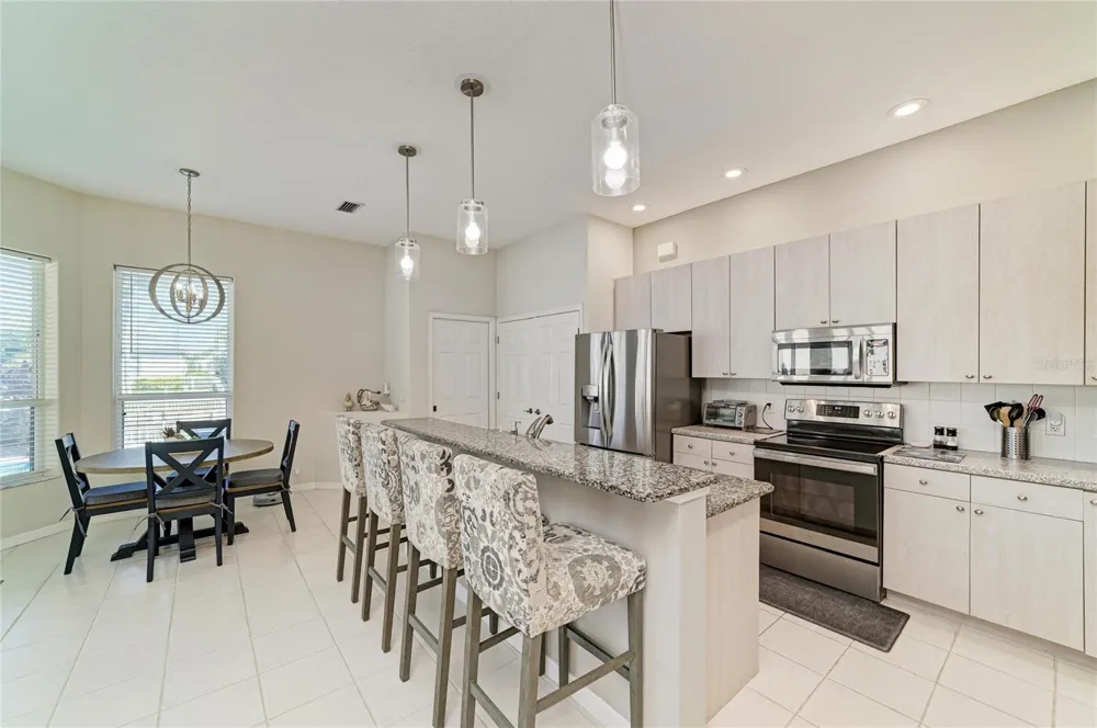 4727 COMPASS DRIVE Bradenton, FL 34208