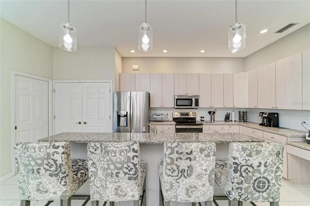 4727 COMPASS DRIVE Bradenton, FL 34208