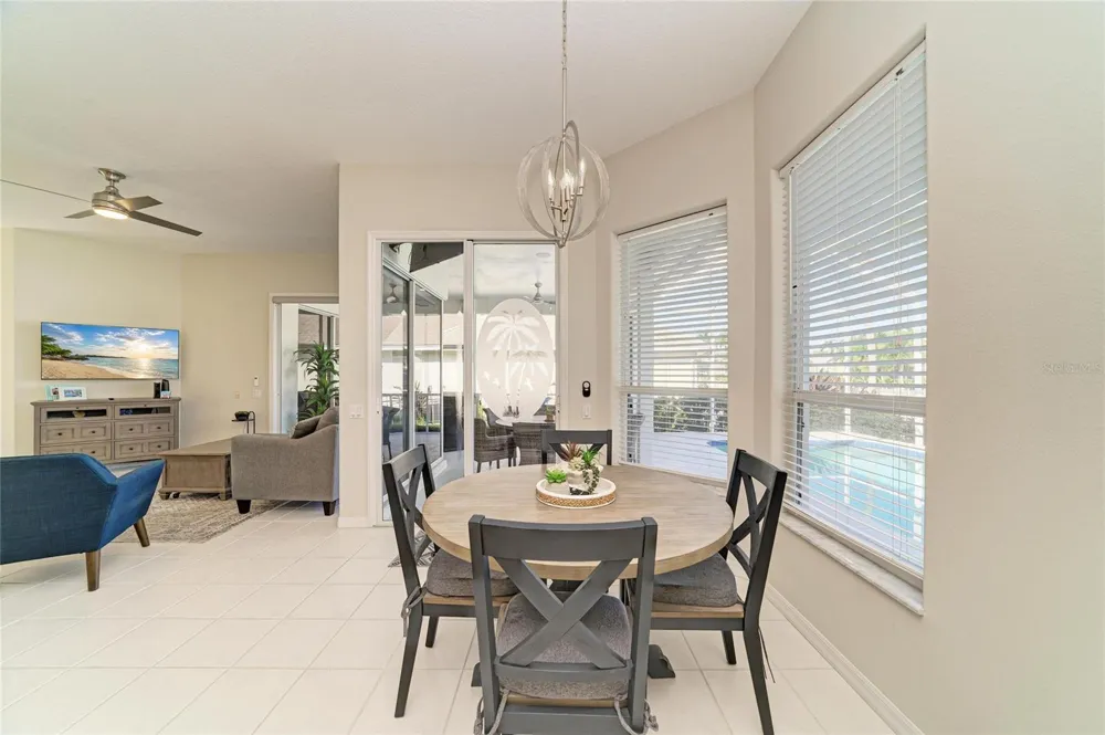 4727 COMPASS DRIVE Bradenton, FL 34208