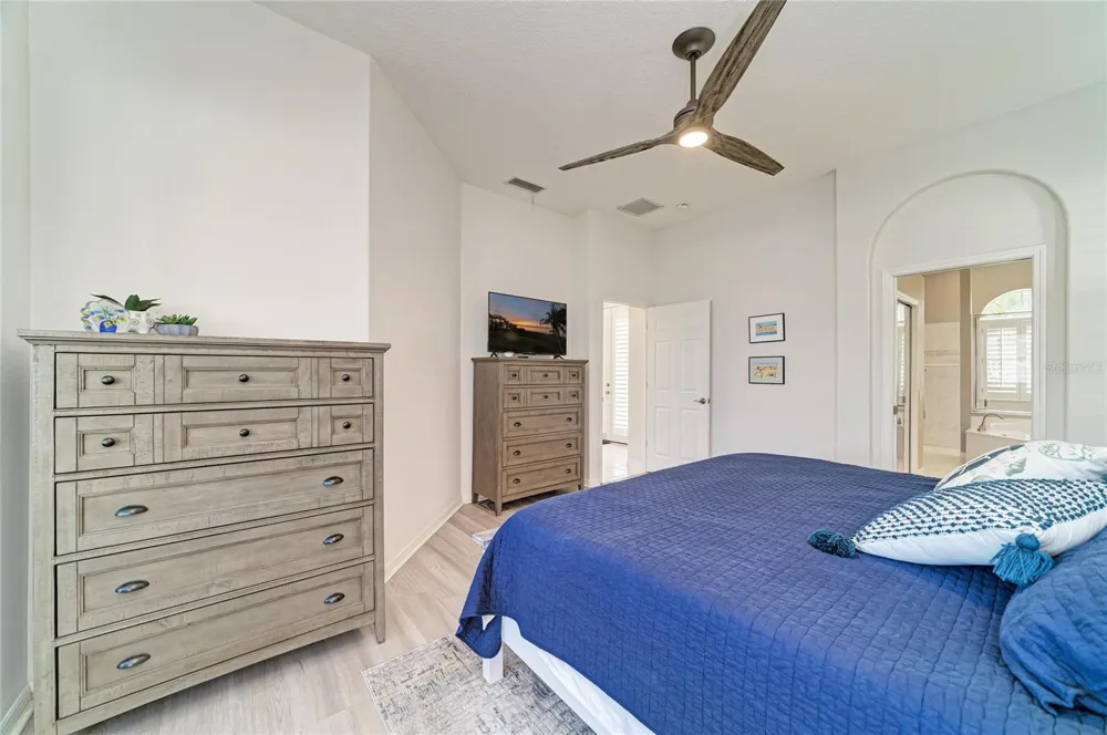 4727 COMPASS DRIVE Bradenton, FL 34208