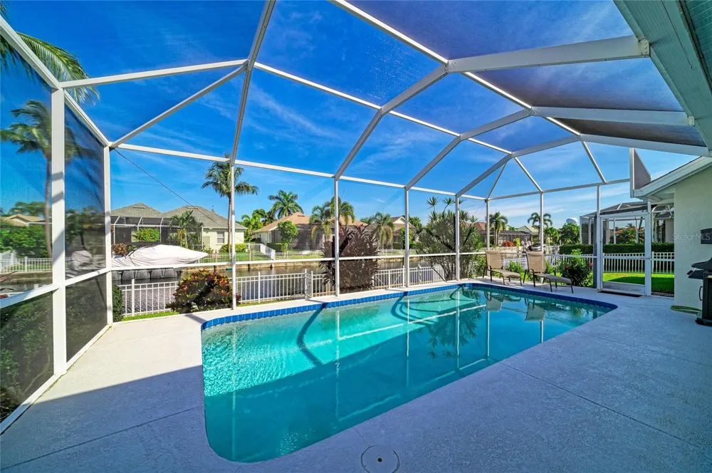 4727 COMPASS DRIVE Bradenton, FL 34208