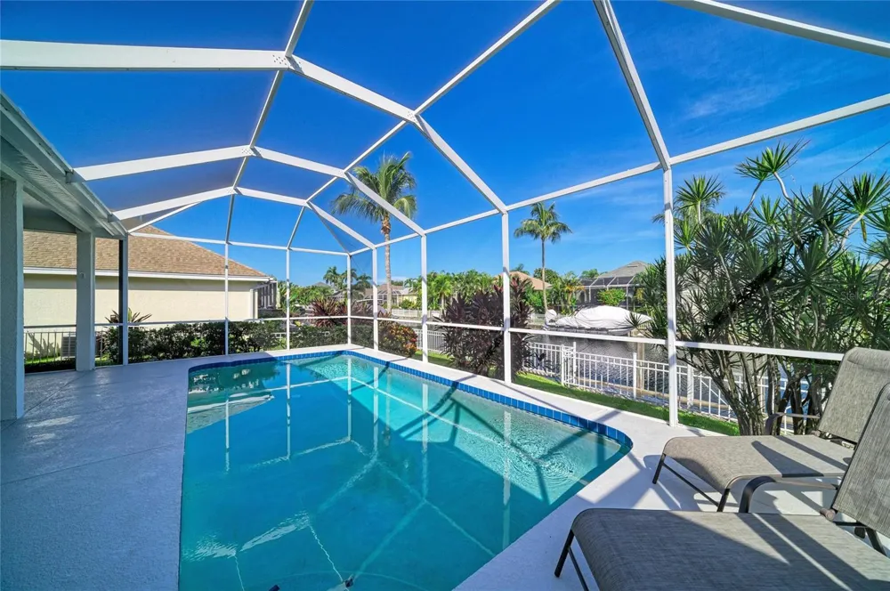 4727 COMPASS DRIVE Bradenton, FL 34208