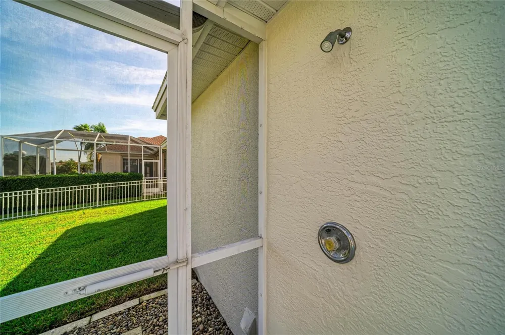 4727 COMPASS DRIVE Bradenton, FL 34208