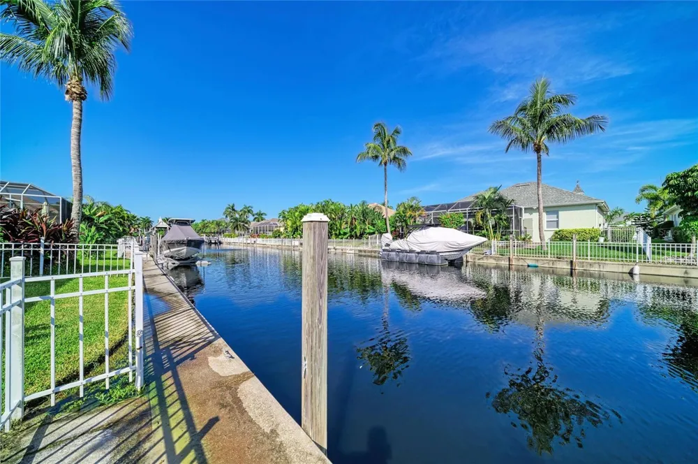 4727 COMPASS DRIVE Bradenton, FL 34208
