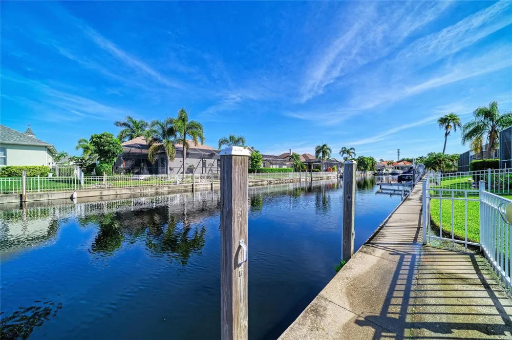 4727 COMPASS DRIVE Bradenton, FL 34208