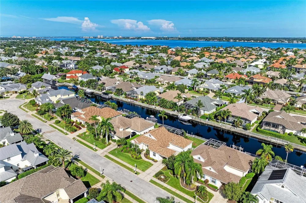 4727 COMPASS DRIVE Bradenton, FL 34208