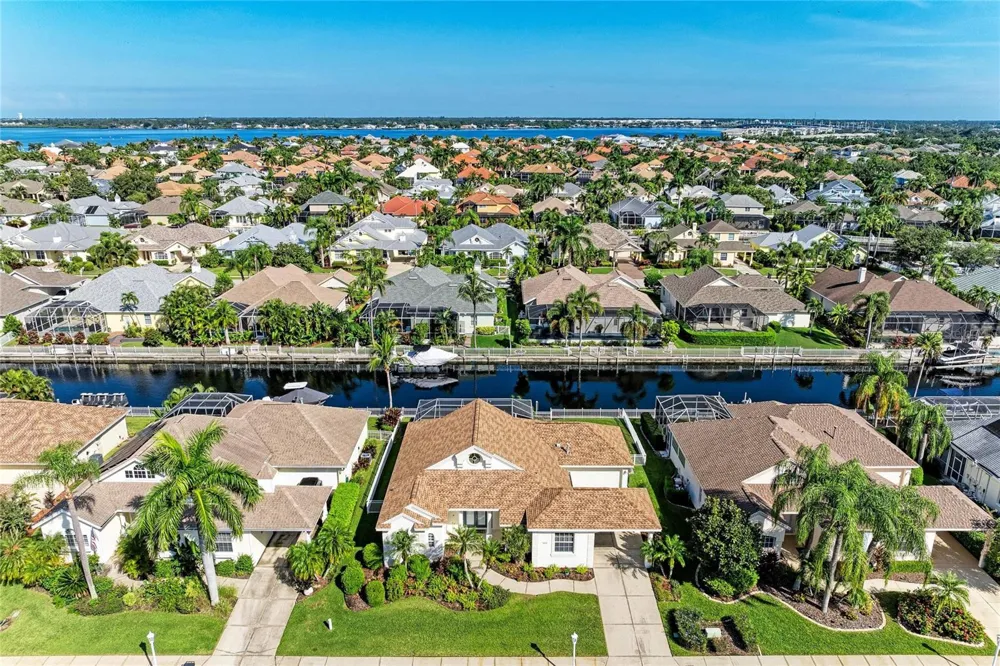 4727 COMPASS DRIVE Bradenton, FL 34208