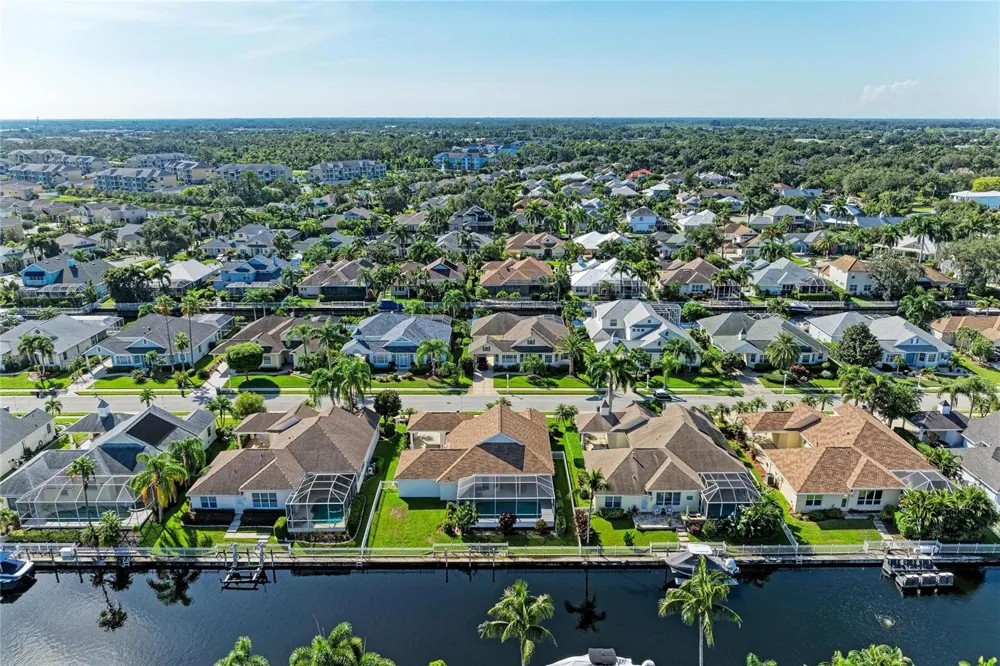 4727 COMPASS DRIVE Bradenton, FL 34208