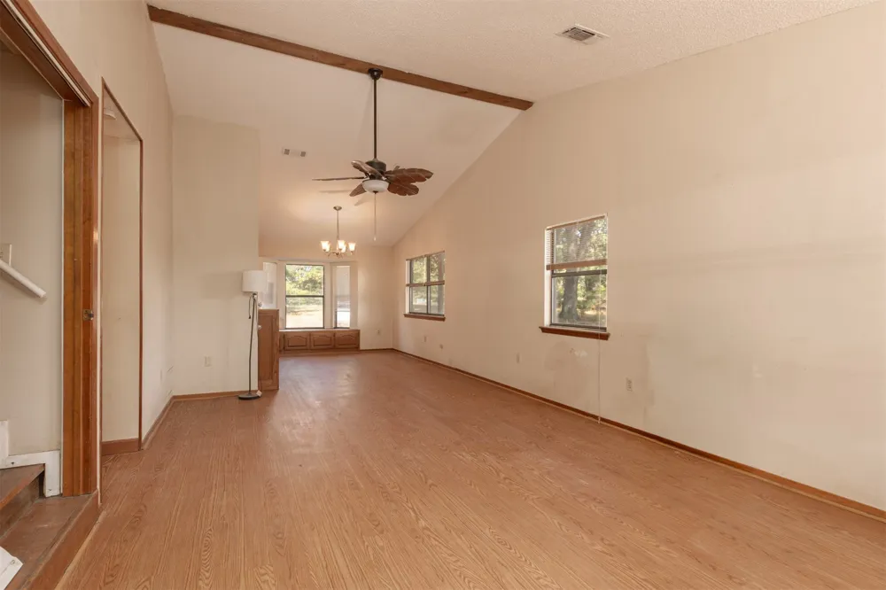 7263 State Highway 276 Point, TX 75472