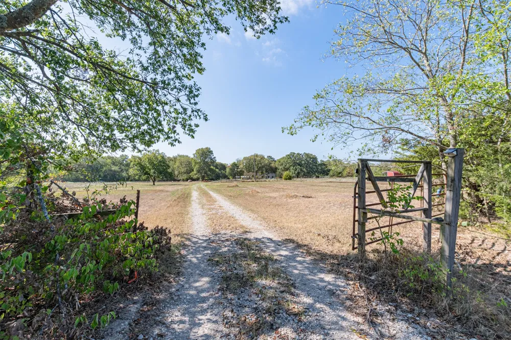 7263 State Highway 276 Point, TX 75472