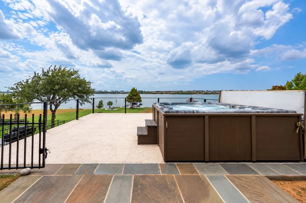 2313 Windjammer Way Rowlett, TX 75088