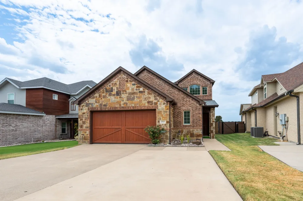 2313 Windjammer Way Rowlett, TX 75088