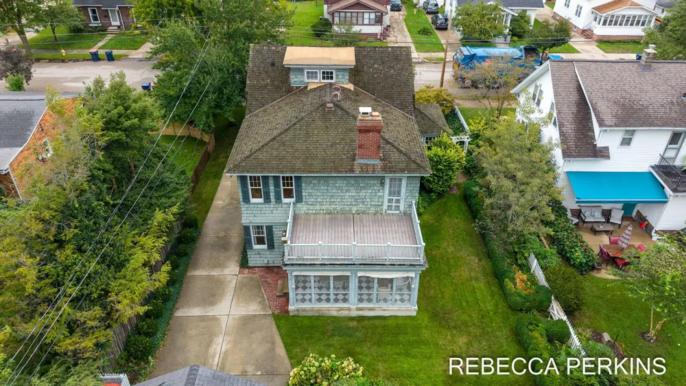 22 Cherry Street Holland City, MI 49423