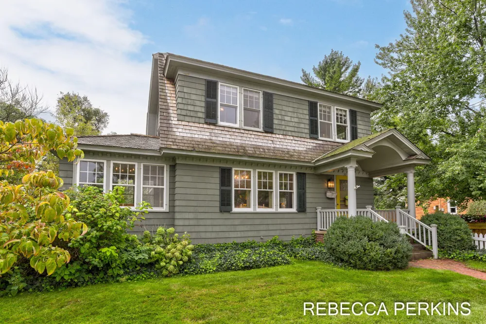22 Cherry Street Holland City, MI 49423