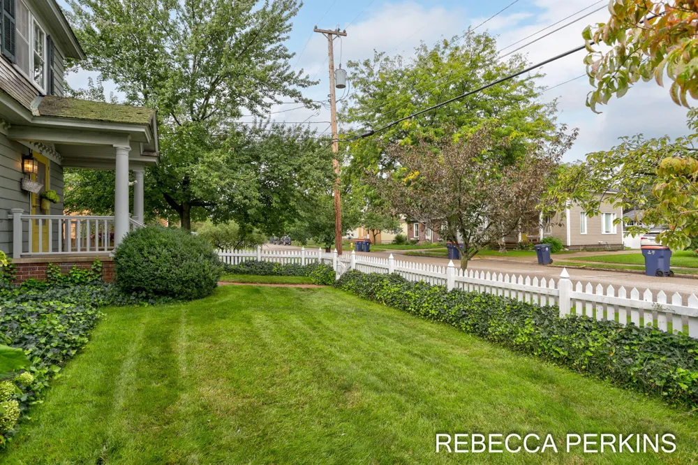 22 Cherry Street Holland City, MI 49423