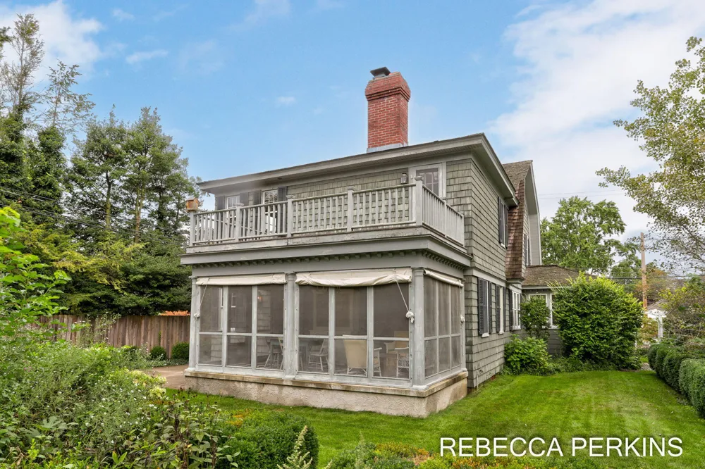 22 Cherry Street Holland City, MI 49423