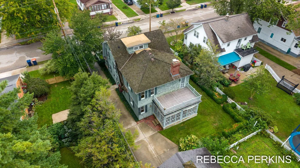22 Cherry Street Holland City, MI 49423