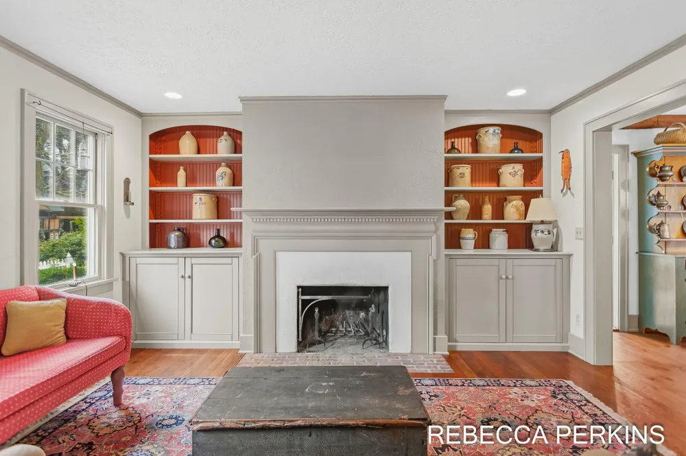 22 Cherry Street Holland City, MI 49423