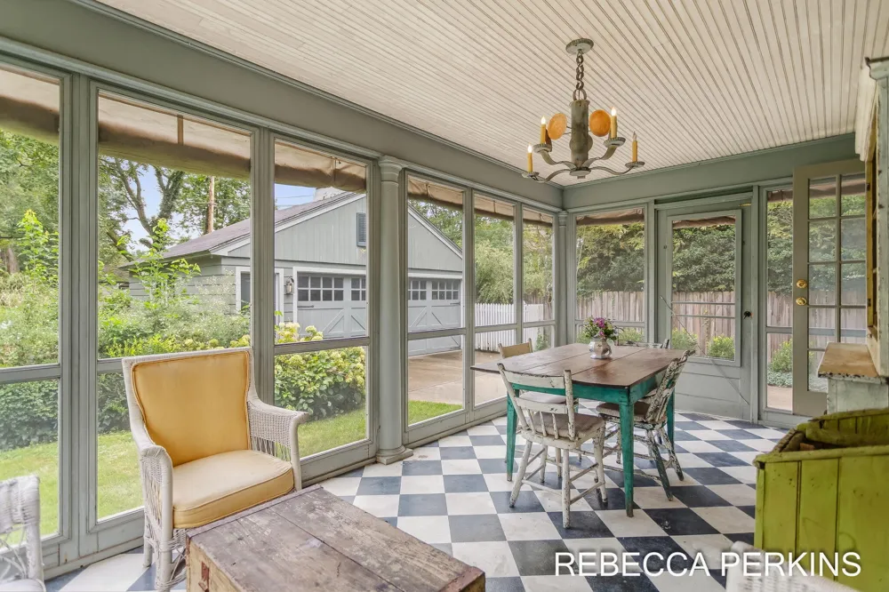 22 Cherry Street Holland City, MI 49423