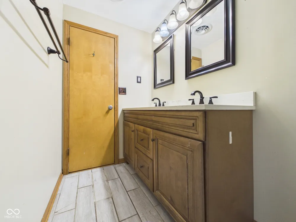 168 E Benton Street Alexandria, IN 46001