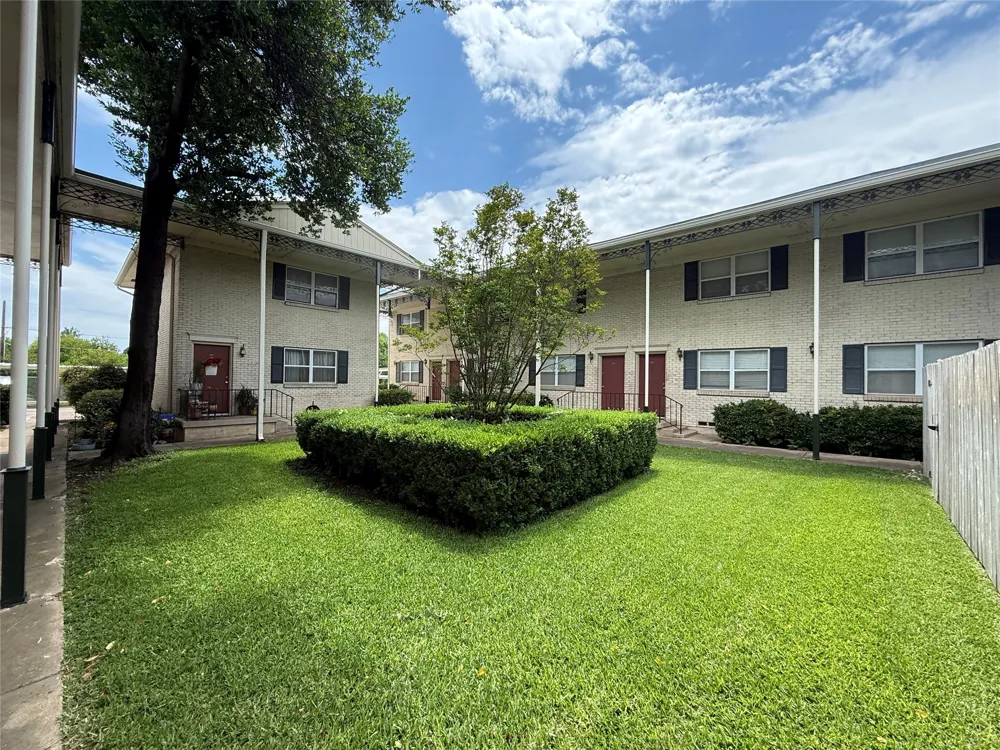 10450 E Northwest Highway Dallas, TX 75238