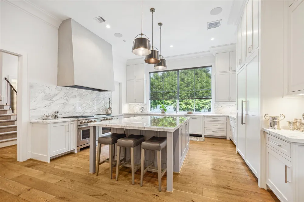 2116 Looscan Lane Houston, TX 77019