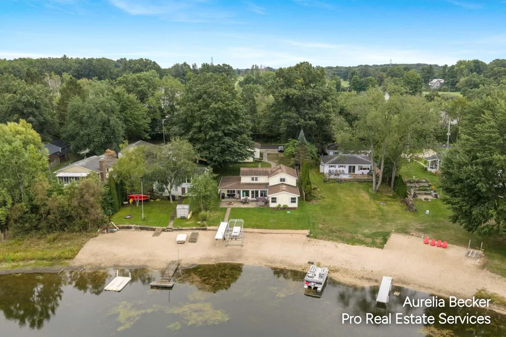 13555 Sunset Shores Drive NE Cedar Springs, MI 49319