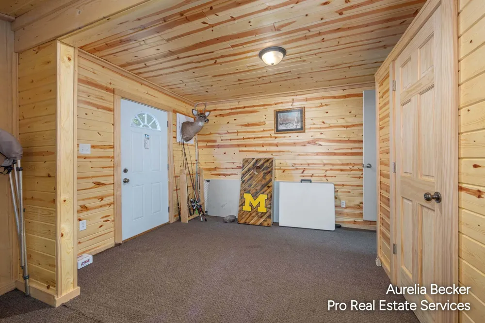 13555 Sunset Shores Drive NE Cedar Springs, MI 49319