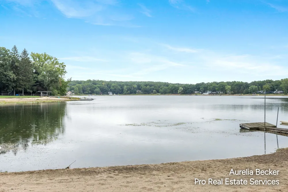 13555 Sunset Shores Drive NE Cedar Springs, MI 49319