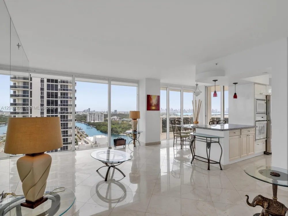 4779 Collins Ave #2805 Miami Beach, FL 33140