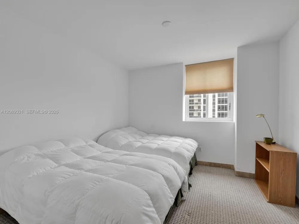 4779 Collins Ave #2805 Miami Beach, FL 33140